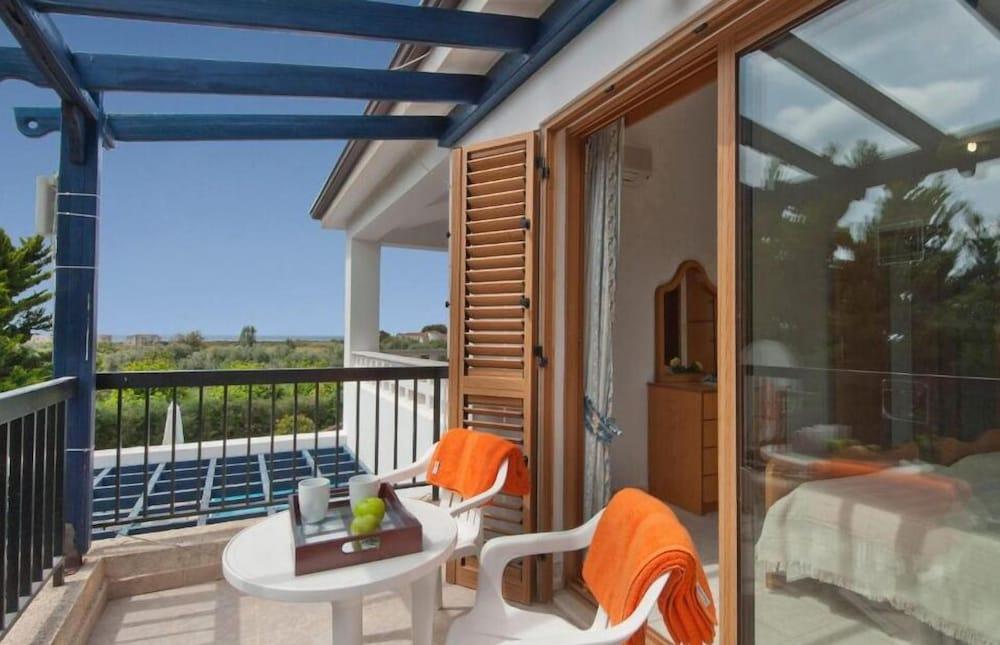 Panareti Coral Bay Resort Exterior photo